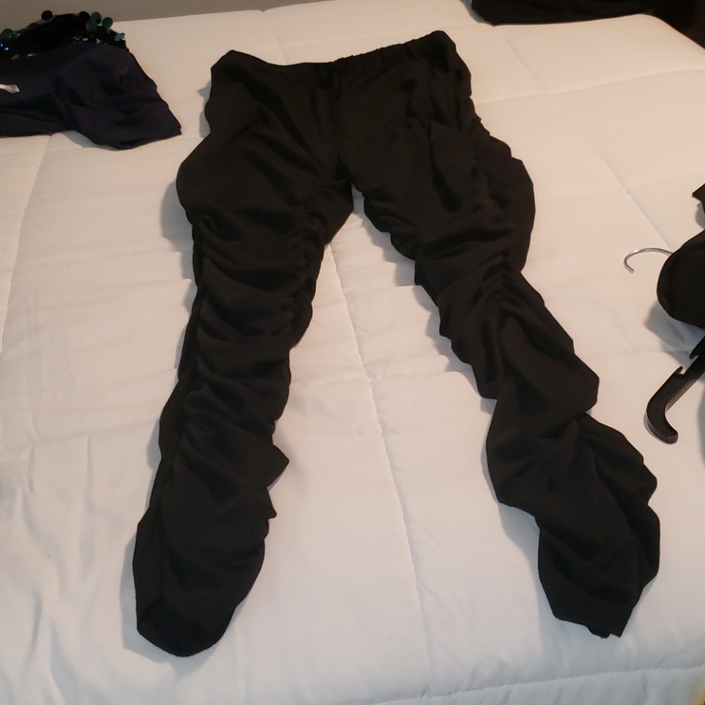 Black bottoms